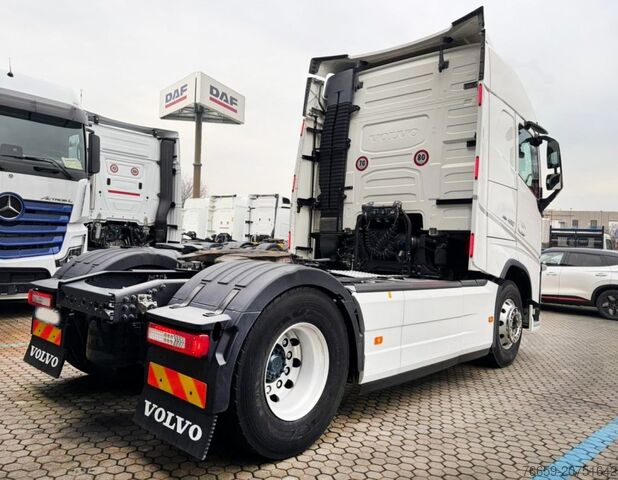 Standard tractor unit VOLVO FH13 460