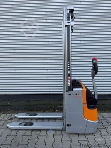 Pedestrian Stacker Still EXV 12