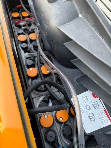 Pedestrian Stacker Still EXV 12