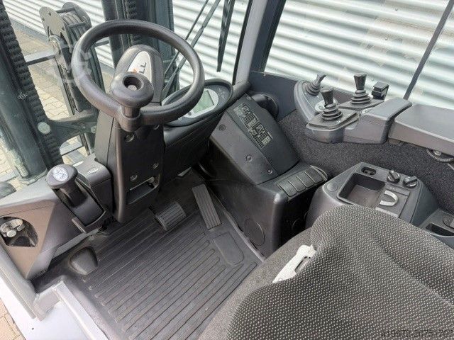 LPG Forklifts Still RX70-35T