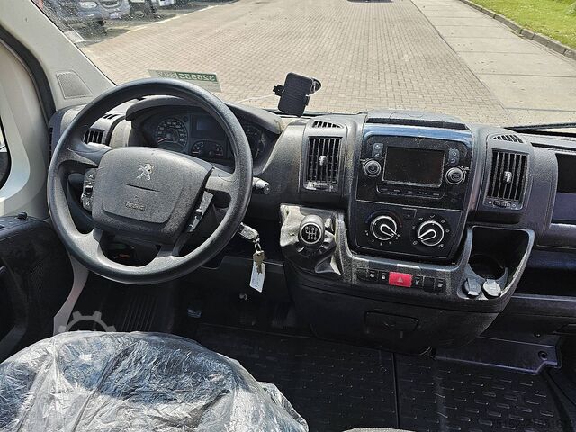 High-roof van PEUGEOT BOXER 2.2 L4H3 Engine defect