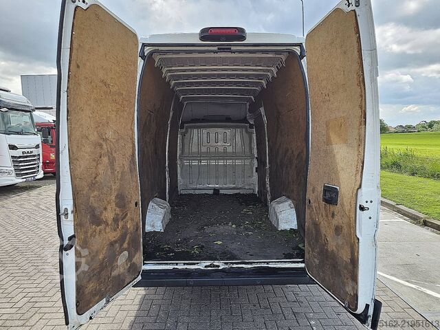 High-roof van PEUGEOT BOXER 2.2 L4H3 Engine defect