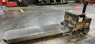 Verschiedene Industriefahrzeuge/Stapler STILL 