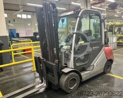 Verschiedene Industriefahrzeuge/Stapler STILL