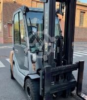 Verschiedene Industriefahrzeuge/Stapler STILL