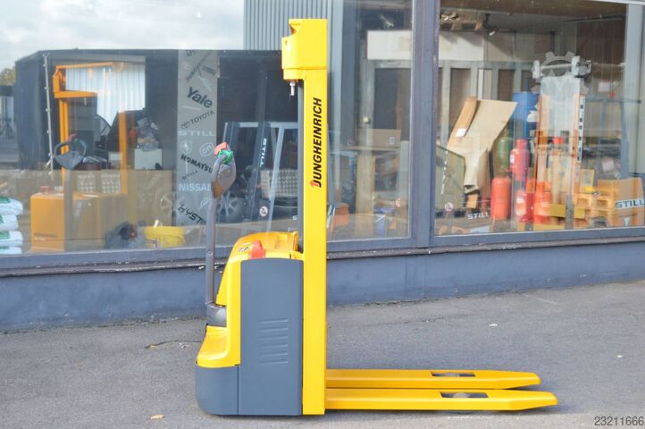 Hochhubwagen Jungheinrich EJC 112
