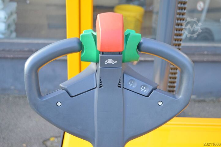 Hochhubwagen Jungheinrich EJC 112