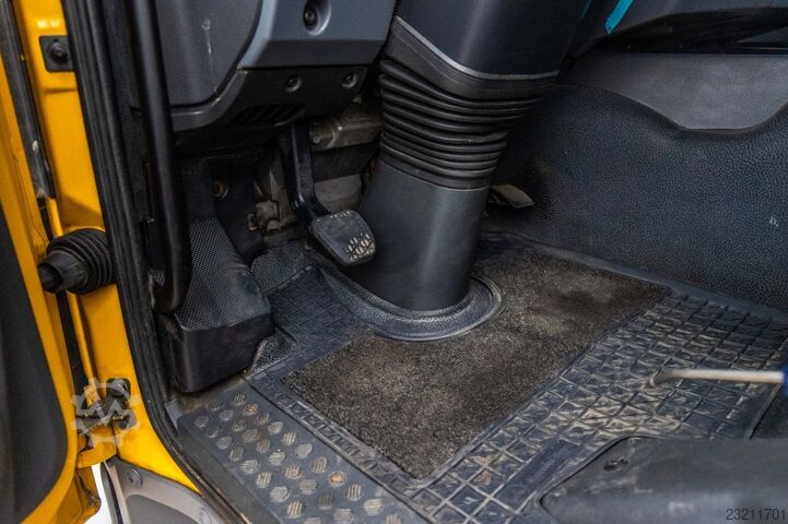 MERCEDES AXOR 1829 L+DHOLLANDIA 3T. Mercedes-Benz AXOR 1829 L+DHOLLANDIA 3T.