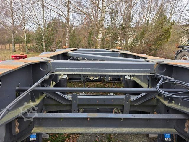 Auflieger-Wechselfahrgestell LAG Kipp-Chassis 20", Liftachse,Staukiste Edelstahl