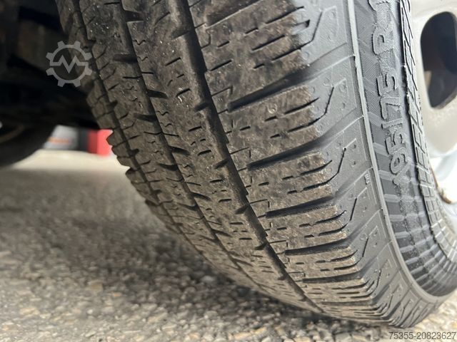 Pick-up van IVECO Daily 35C18 Maxi 3.0 V6 7-Sitzer Klima AHK LED