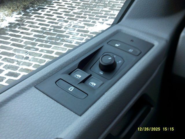 Kleinbus VOLKSWAGEN T6.1  9-Sitzer-Stoff  4motion  1. Hand