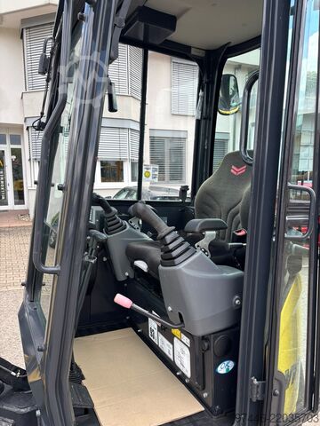 Mini excavator Yanmar ViO26-6