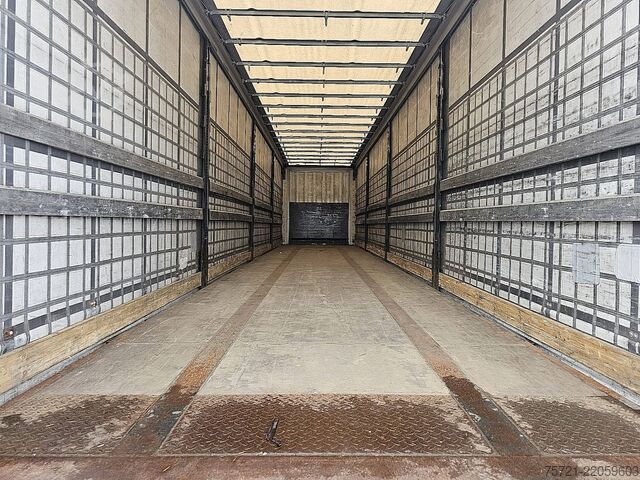 Sliding tarpaulins KRONE SD STEERAXLE TAILLIFT