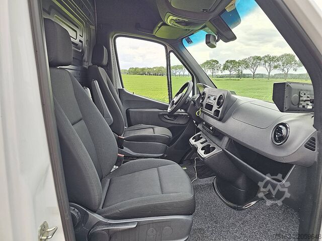 High-roof van MERCEDES-BENZ ESPRINTER 55 kWh ac automaat