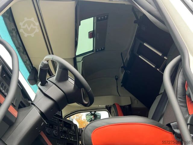 Heavy load Volvo FH 780 8x4