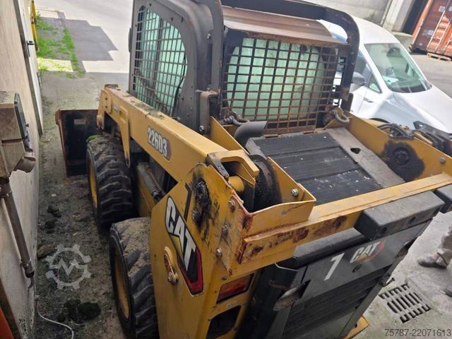 Wheel loader CATERPILLAR 226D3 Lader mit Schwergutschaufel