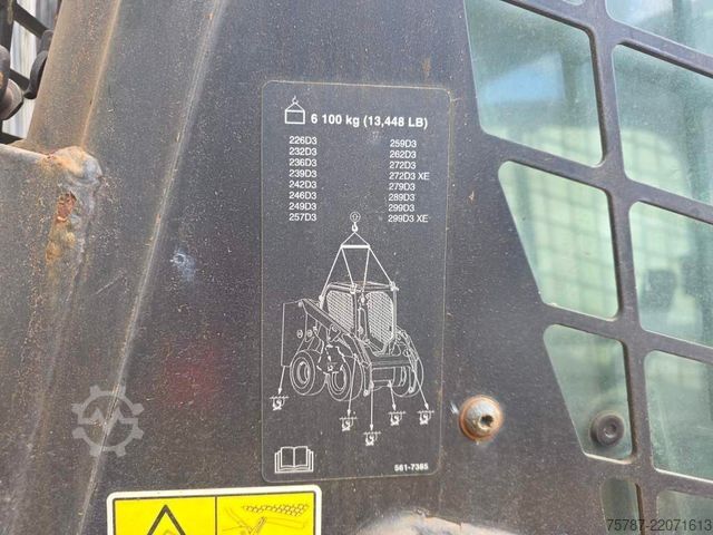 Wheel loader CATERPILLAR 226D3 Lader mit Schwergutschaufel