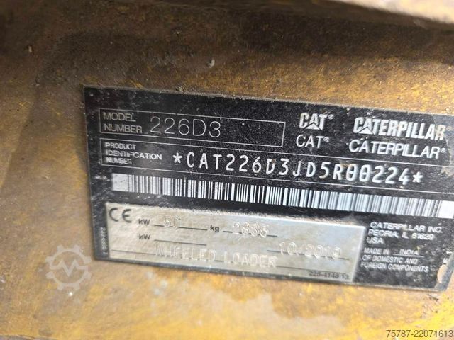 Wheel loader CATERPILLAR 226D3 Lader mit Schwergutschaufel