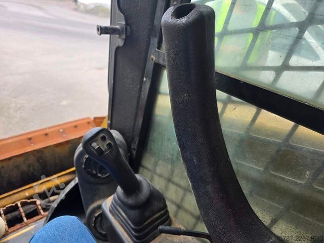 Wheel loader CATERPILLAR 226D3 Lader mit Schwergutschaufel