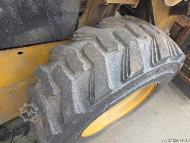 Wheel loader CATERPILLAR 226D3 Lader mit Schwergutschaufel
