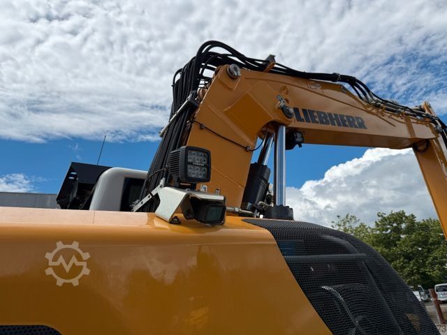 Chain excavator LIEBHERR R920 Compact LC Kettenbagger