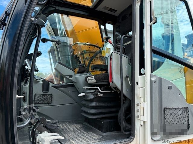 Chain excavator LIEBHERR R920 Compact LC Kettenbagger