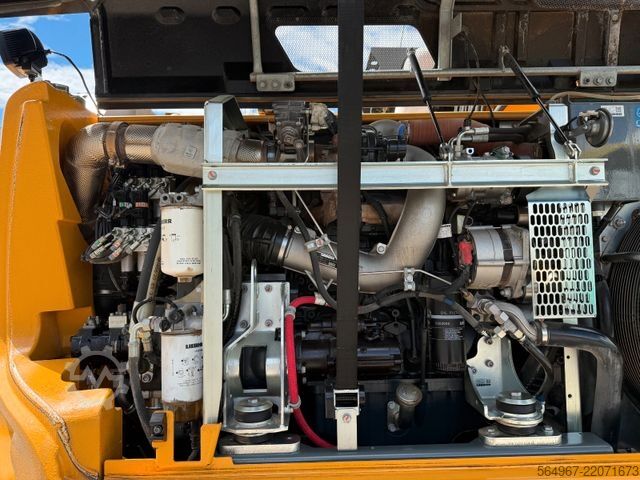 Chain excavator LIEBHERR R920 Compact LC Kettenbagger