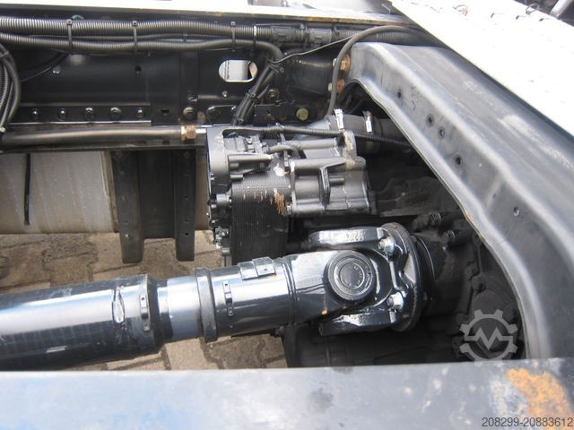 Standard tractor unit MAN TGX 18 440 XXL Retarder 730tkm 2xTank