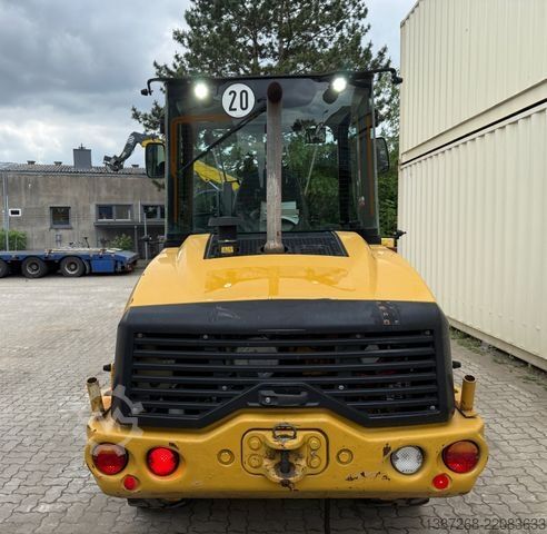 Wheel loader CATERPILLAR 907M / 2018 BJ / Schaufel + Gabel