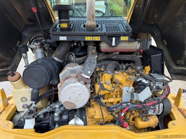 Wheel loader CATERPILLAR 907M / 2018 BJ / Schaufel + Gabel