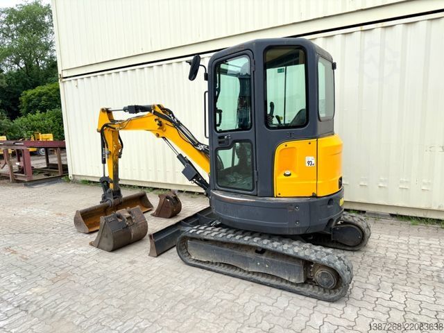 Mini excavator BOBCAT E26 / 2017 BJ / 3 x Löffel