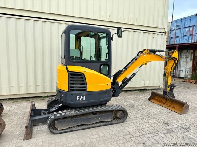 Mini excavator BOBCAT E26 / 2017 BJ / 3 x Löffel