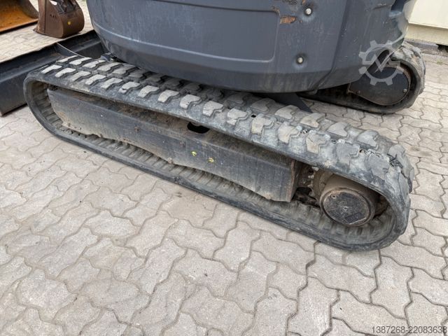 Mini excavator BOBCAT E26 / 2017 BJ / 3 x Löffel