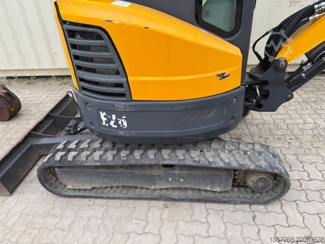 Mini excavator BOBCAT E26 / 2017 BJ / 3 x Löffel
