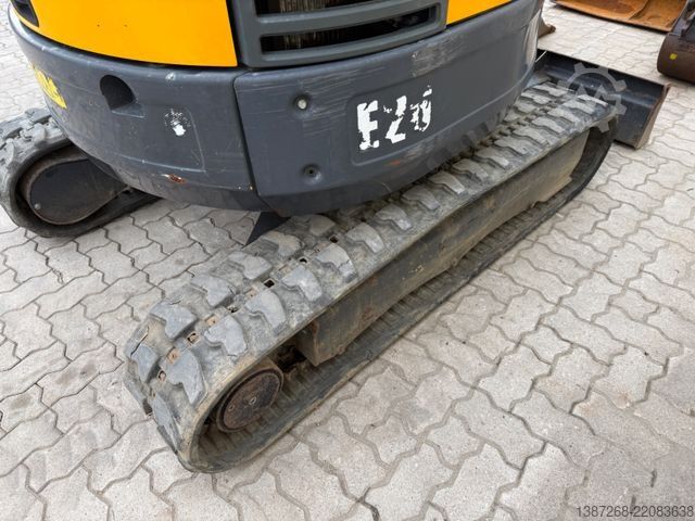 Mini excavator BOBCAT E26 / 2017 BJ / 3 x Löffel