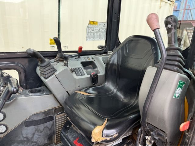 Mini excavator BOBCAT E26 / 2017 BJ / 3 x Löffel