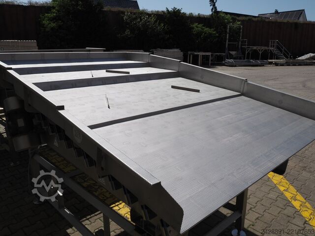 Vibrating trough screen TOMRA 