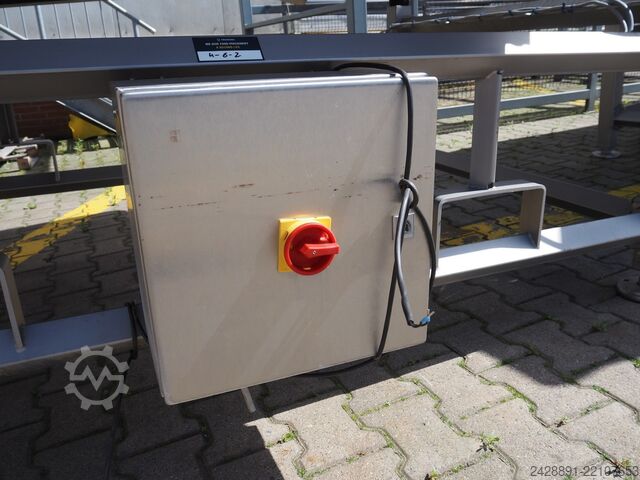 Vibrating trough screen TOMRA 