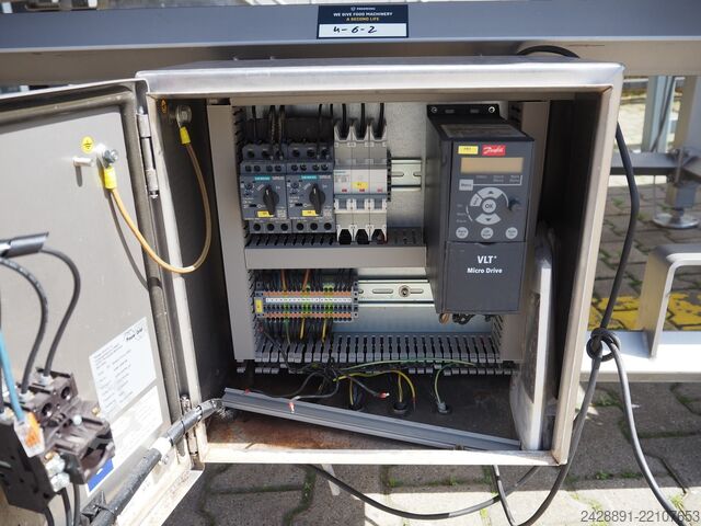 Vibrating trough screen TOMRA 