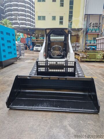 Compact tractor BOBCAT T300