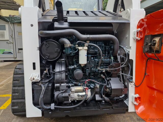 Compact tractor BOBCAT T300