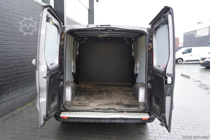 Delivery van Renault Trafic 2.0 dCi L2 EURO 6 - Airco - Cruise - Cam...