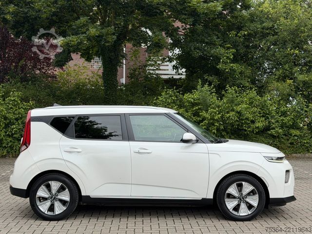 Van KIA Soul e-Soul DynamicLine 64 kWh LED Navi Kamera