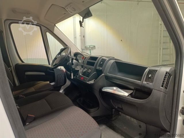 Box van OPEL Mavona C L4 3,5t 2.2D Koffer mit Ladebordwand