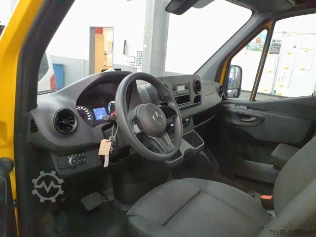 Panel van MERCEDES-BENZ eSprinter 312 DHL Regal KEP-Ausbau