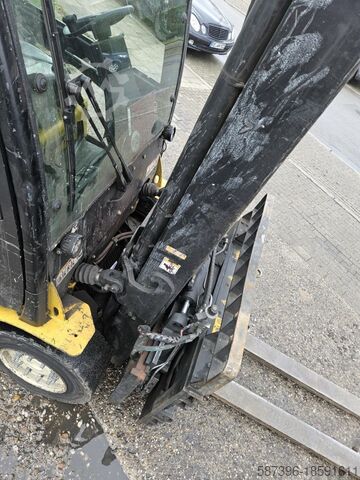 Electric 4-wheel forklift Yale ERP45VM