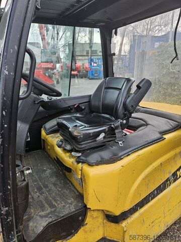 Electric 4-wheel forklift Yale ERP45VM