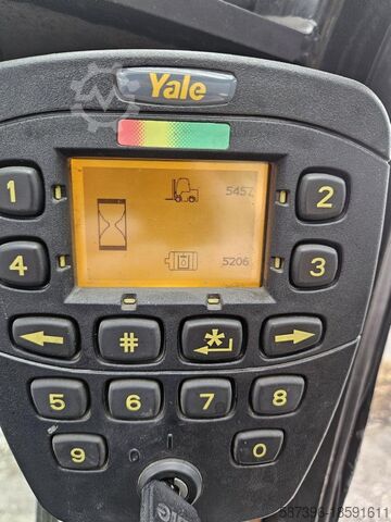 Electric 4-wheel forklift Yale ERP45VM