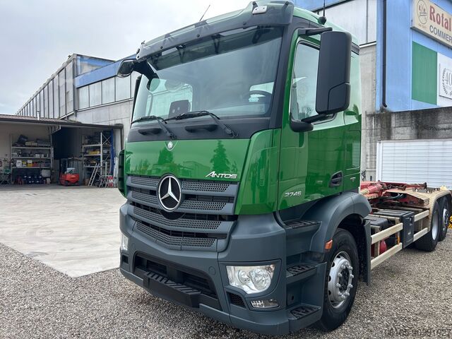 Roll-off tipper truck Mercedes-Benz Antos