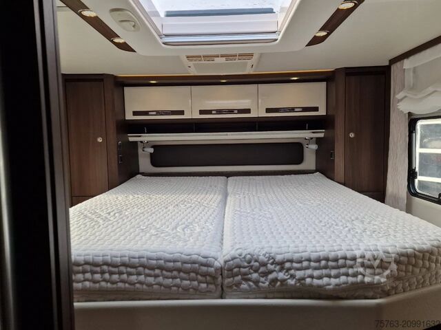 Integral Mercedes-Benz Morelo Palace Liner 97 GO Slide-Out 300pk Slide...